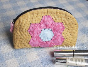 how to make a pouch with hexies