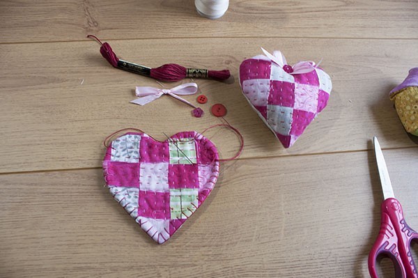 Quilted Heart Mug Rug Tutorial